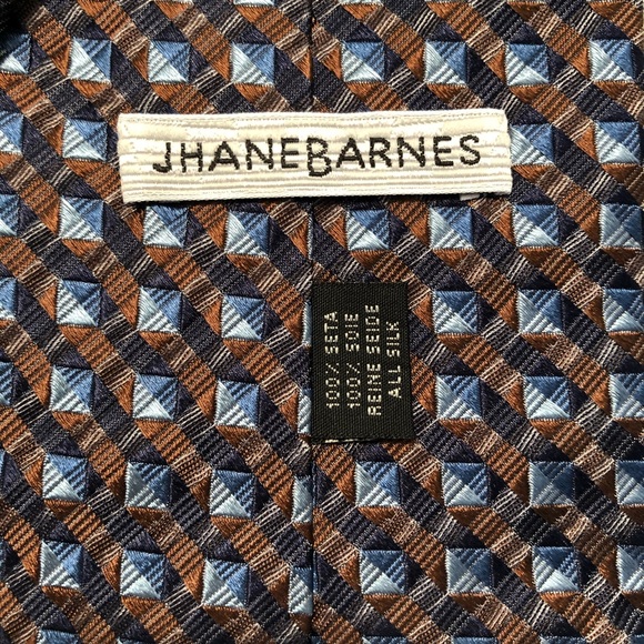 3/$20💥Jhane Barnes Hand Made in Italy 100% Silk - Picture 4 of 5